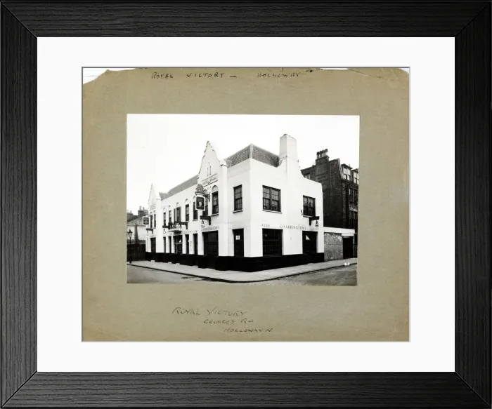Framed Print : Photograph of Royal Victory PH, Holloway, London Framed Print : Photograph of Royal Victory PH, Holloway, London