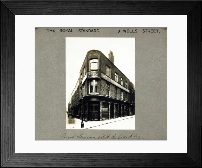 Framed Print : Photograph of Royal Standard PH, Whitechapel, London Framed Print : Photograph of Royal Standard PH, Whitechapel, London