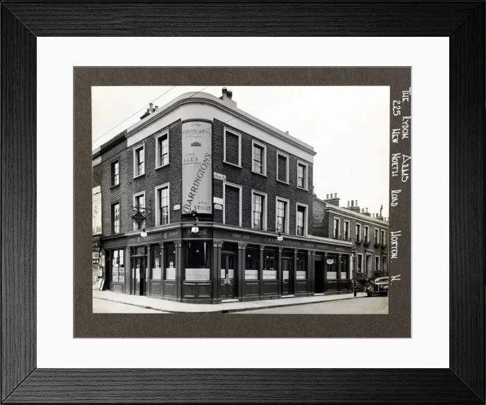Framed Print : Photograph of Rydon Arms, Hoxton, London Framed Print : Photograph of Rydon Arms, Hoxton, London