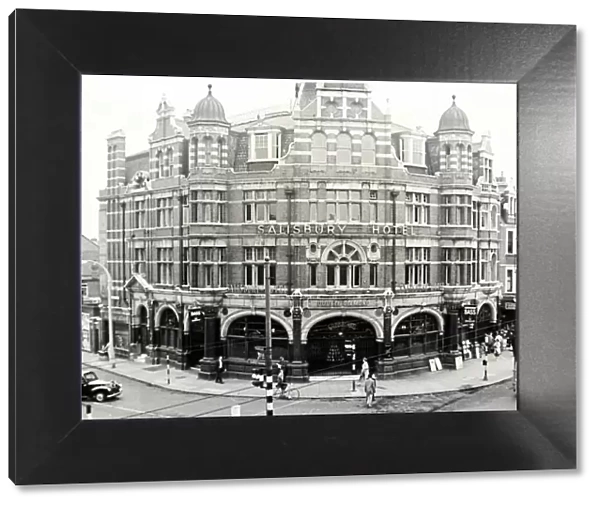 Photograph of Salisbury Hotel, Haringey, London