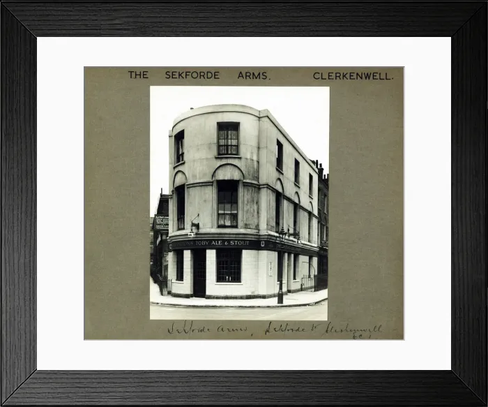 Framed Print : Photograph of Sekforde Arms, Clerkenwell, London Framed Print : Photograph of Sekforde Arms, Clerkenwell, London