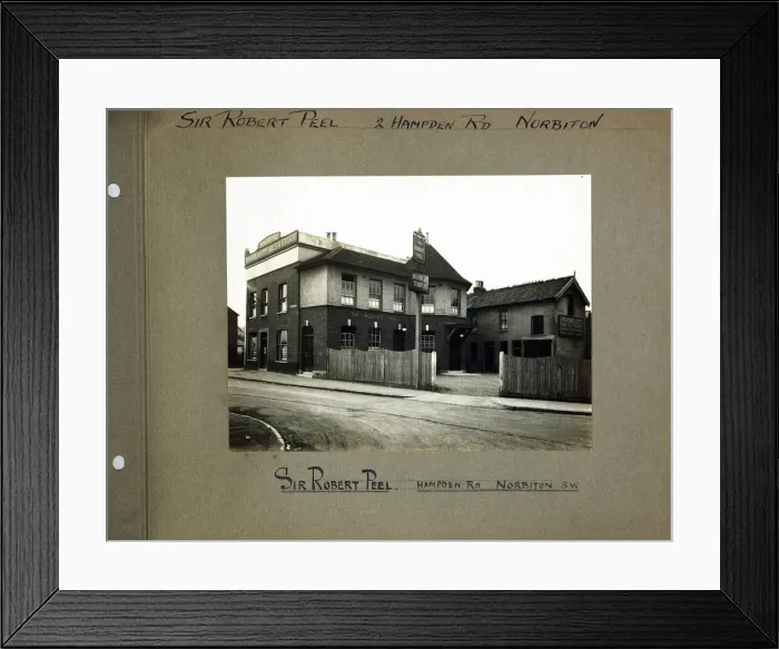 Framed Print : Sir Robert Peel PH, Norbiton (Old), Greater London Framed Print : Sir Robert Peel PH, Norbiton (Old), Greater London