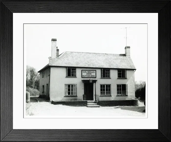 Framed Print : Photograph of Six Bells PH, Honiton, Devon Framed Print : Photograph of Six Bells PH, Honiton, Devon