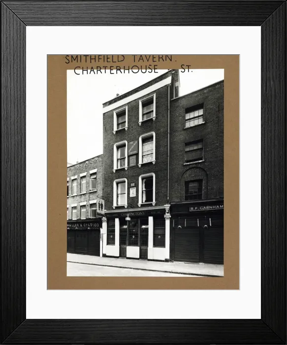 Framed Print : Photograph of Smithfield Tavern, Smithfield Market, London Framed Print : Photograph of Smithfield Tavern, Smithfield Market, London