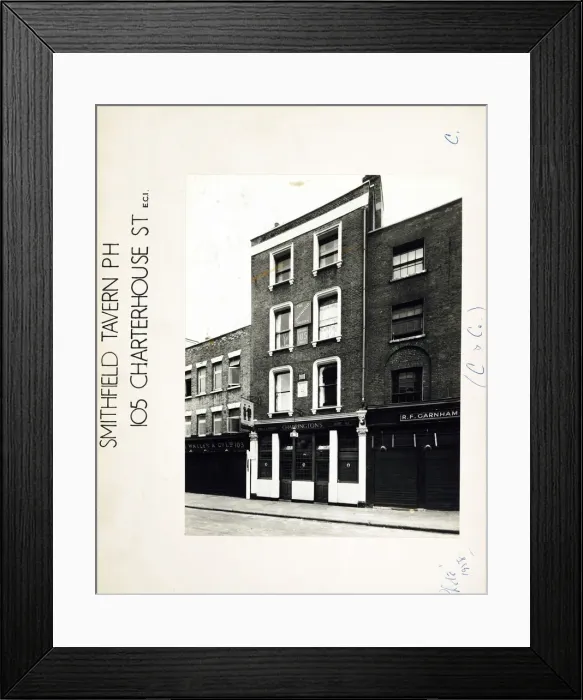 Framed Print : Photograph of Smithfield Tavern, Smithfield Market, London Framed Print : Photograph of Smithfield Tavern, Smithfield Market, London
