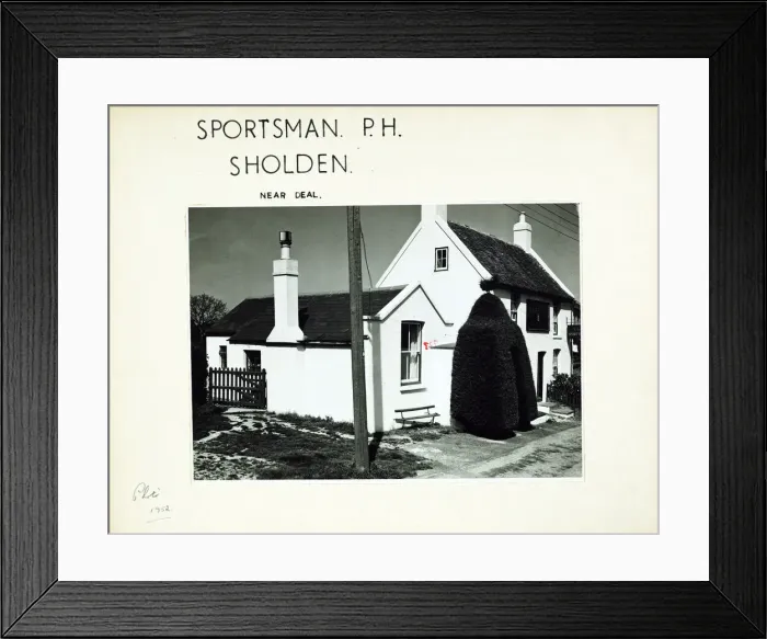 Framed Print : Photograph of Sportsman PH, Sholden, Kent Framed Print : Photograph of Sportsman PH, Sholden, Kent