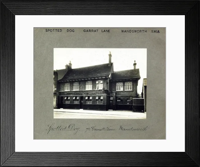 Framed Print : Photograph of Spotted Dog PH, Wandsworth, London Framed Print : Photograph of Spotted Dog PH, Wandsworth, London