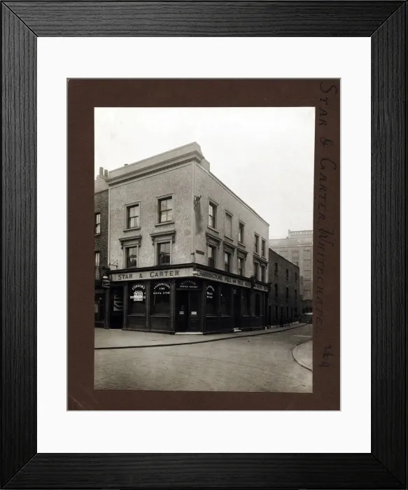 Framed Print : Photograph of Star & Garter PH, Whitechapel, London Framed Print : Photograph of Star & Garter PH, Whitechapel, London