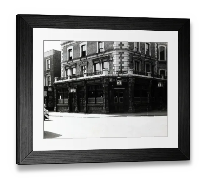 Framed Print : Photograph of Station Hotel, Notting Hill, London Framed Print : Photograph of Station Hotel, Notting Hill, London