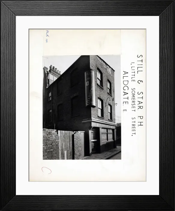 Framed Print : Photograph of Still & Star PH, Aldgate, London Framed Print : Photograph of Still & Star PH, Aldgate, London