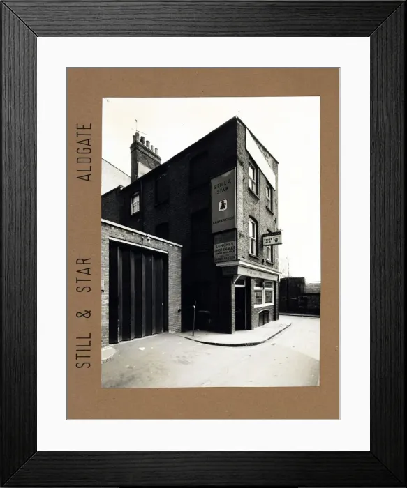 Framed Print : Photograph of Still & Star PH, Aldgate, London Framed Print : Photograph of Still & Star PH, Aldgate, London