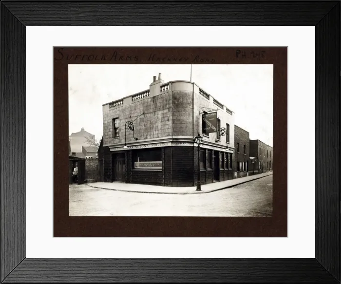 Framed Print : Photograph of Suffolk Arms, Hackney, London Framed Print : Photograph of Suffolk Arms, Hackney, London