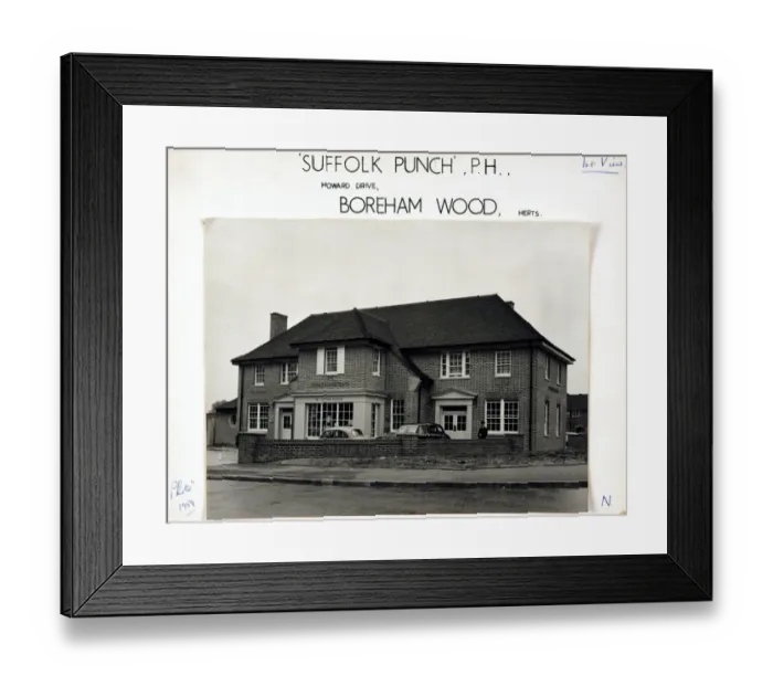 Framed Print : Photograph of Suffolk Punch PH, Borehamwood, Hertfordshire Framed Print : Photograph of Suffolk Punch PH, Borehamwood, Hertfordshire