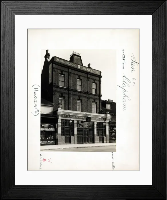 Framed Print : Photograph of Sun PH, Clapham, London Framed Print : Photograph of Sun PH, Clapham, London