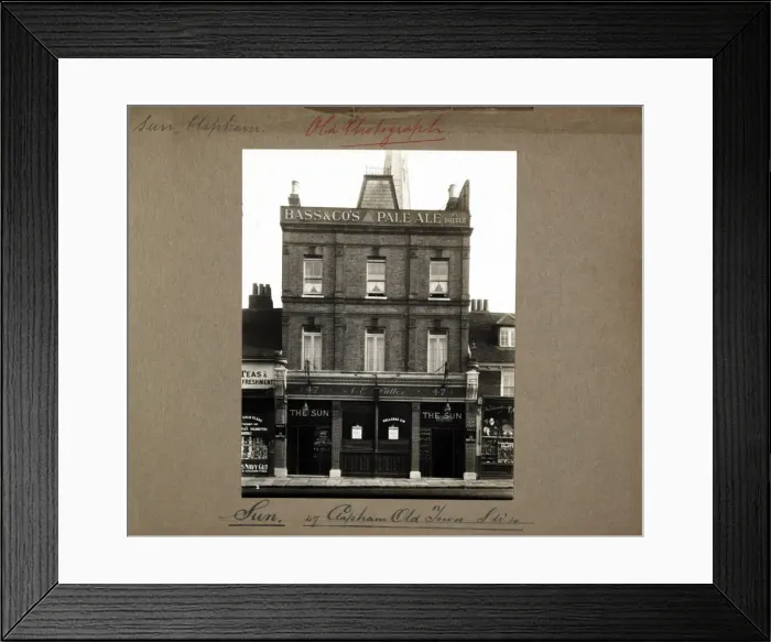 Framed Print : Photograph of Sun PH, Clapham, London Framed Print : Photograph of Sun PH, Clapham, London