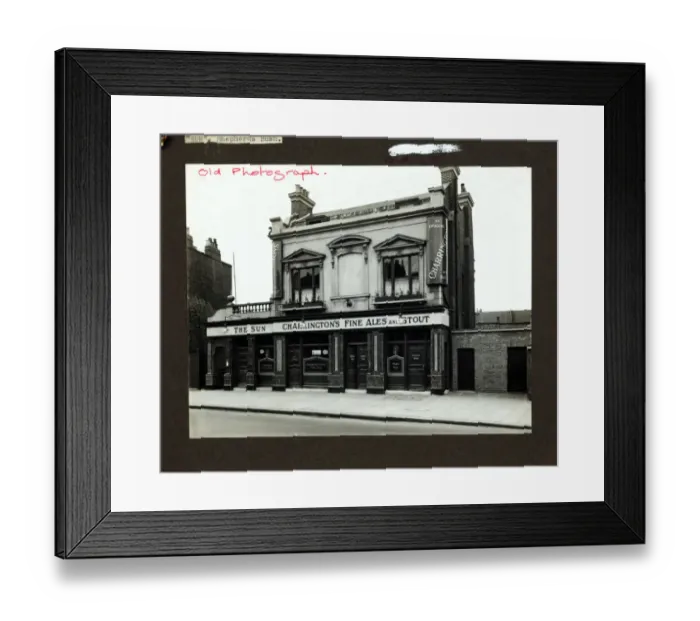 Framed Print : Photograph of Sun PH, Shepherds Bush (Old), London Framed Print : Photograph of Sun PH, Shepherds Bush (Old), London