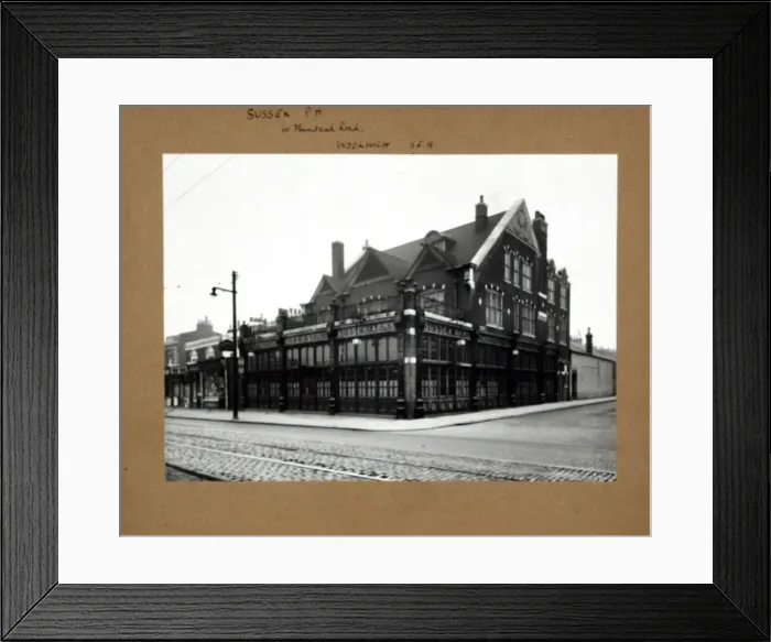 Framed Print : Photograph of Sussex Arms, Woolwich, London Framed Print : Photograph of Sussex Arms, Woolwich, London