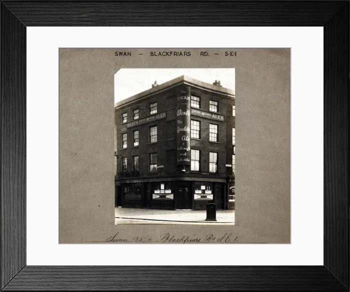 Framed Print : Photograph of Swan PH, Blackfriars, London Framed Print : Photograph of Swan PH, Blackfriars, London