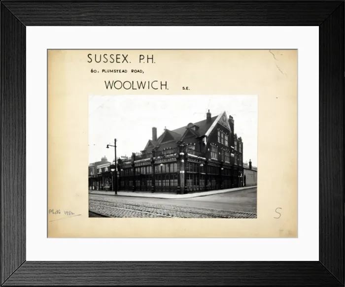Framed Print : Photograph of Sussex Arms, Woolwich, London Framed Print : Photograph of Sussex Arms, Woolwich, London