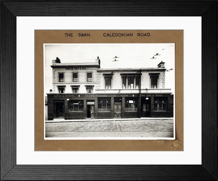 Framed Print : Photograph of Swan PH, Kings Cross, London Framed Print : Photograph of Swan PH, Kings Cross, London