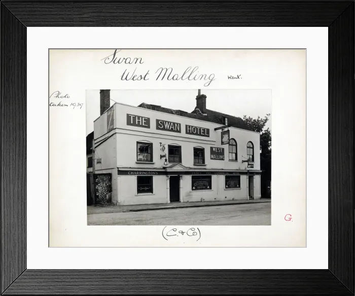 Framed Print : Photograph of Swan Hotel, West Malling, Kent Framed Print : Photograph of Swan Hotel, West Malling, Kent
