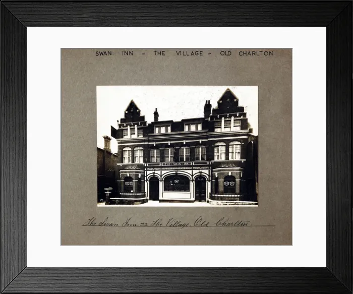 Framed Print : Photograph of Swan Inn, Old Charlton, London Framed Print : Photograph of Swan Inn, Old Charlton, London