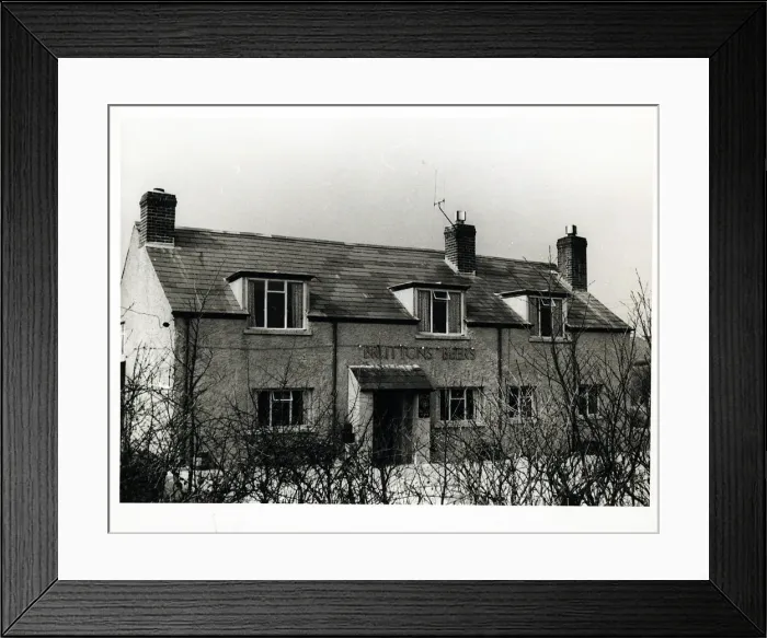 Framed Print : Photograph of Talbot Arms, Evershot, Dorset Framed Print : Photograph of Talbot Arms, Evershot, Dorset