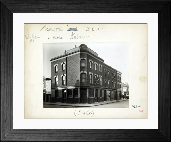 Framed Print : Photograph of Tamworth PH, Fulham, London Framed Print : Photograph of Tamworth PH, Fulham, London
