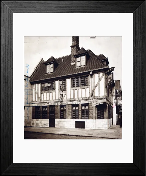 Framed Print : Photograph of Tankard PH, Walworth, London Framed Print : Photograph of Tankard PH, Walworth, London