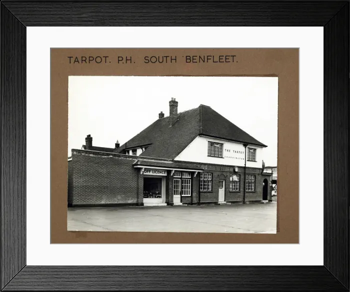 Framed Print : Photograph of Tarpot PH, South Benfleet, Essex Framed Print : Photograph of Tarpot PH, South Benfleet, Essex