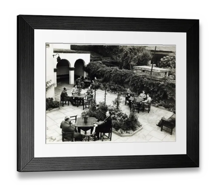 Framed Print : Photograph of Temple Bar PH, Walworth, London Framed Print : Photograph of Temple Bar PH, Walworth, London