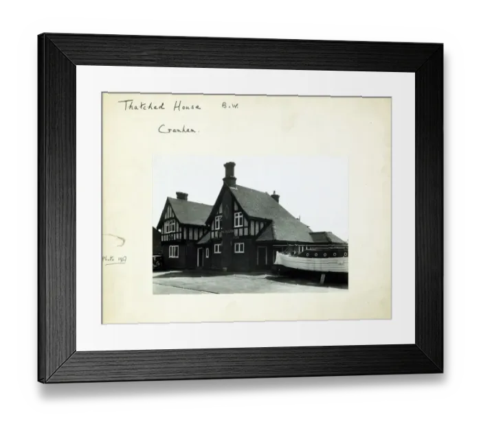 Framed Print : Photograph of Thatched House PH, Cranham, Essex Framed Print : Photograph of Thatched House PH, Cranham, Essex