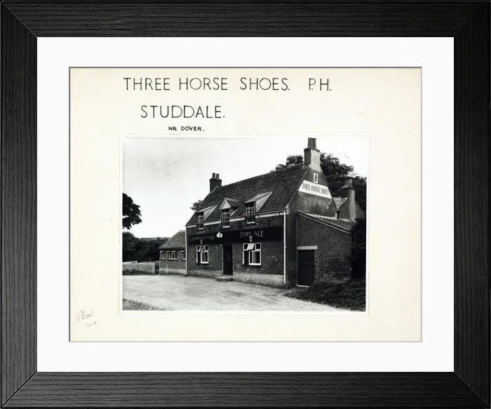 Framed Print : Photograph of Three Horse Shoes PH, Studdal, Kent Framed Print : Photograph of Three Horse Shoes PH, Studdal, Kent