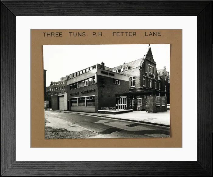 Framed Print : Photograph of Three Tuns PH, Fetter Lane, London Framed Print : Photograph of Three Tuns PH, Fetter Lane, London