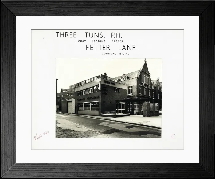 Framed Print : Photograph of Three Tuns PH, Fetter Lane, London Framed Print : Photograph of Three Tuns PH, Fetter Lane, London