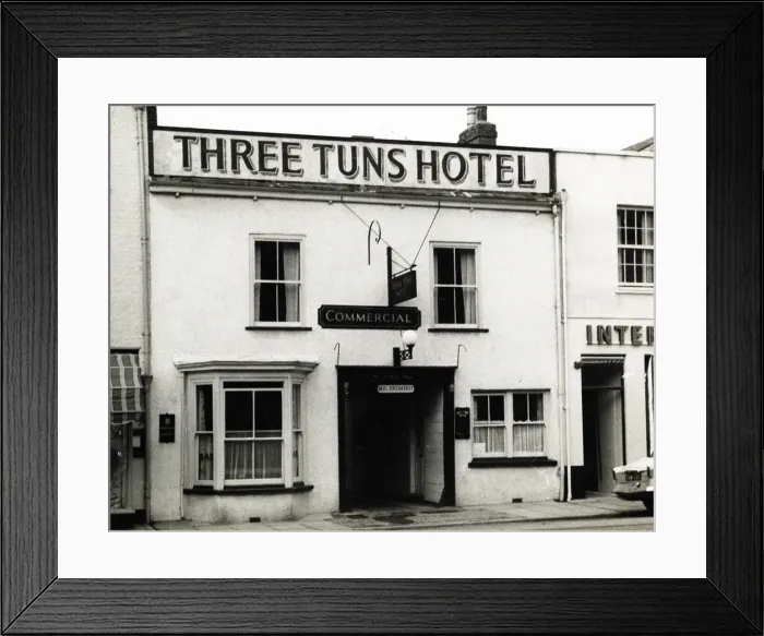 Framed Print : Photograph of Three Tuns Hotel, Honiton, Devon Framed Print : Photograph of Three Tuns Hotel, Honiton, Devon