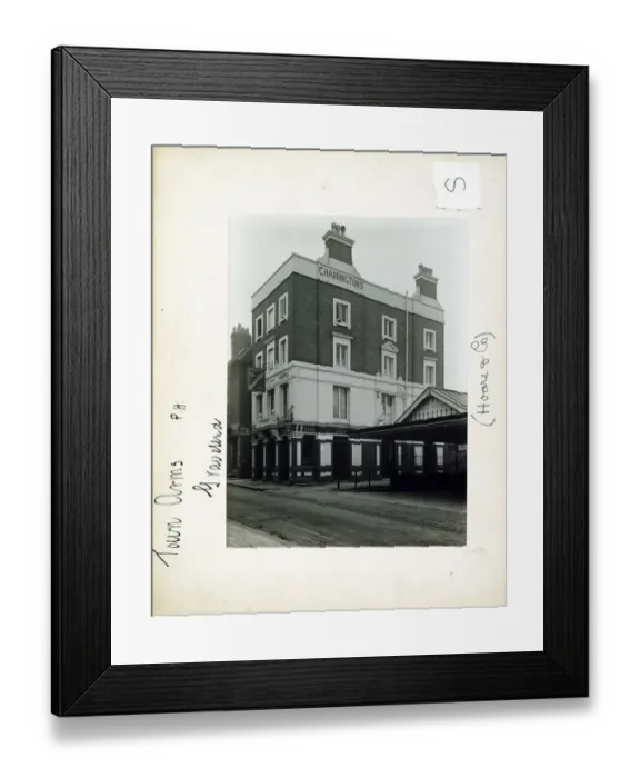 Framed Print : Photograph of Town Arms, Gravesend, Kent Framed Print : Photograph of Town Arms, Gravesend, Kent