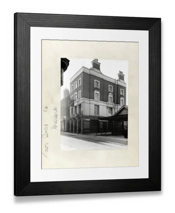 Framed Print : Photograph of Town Arms, Gravesend, Kent Framed Print : Photograph of Town Arms, Gravesend, Kent