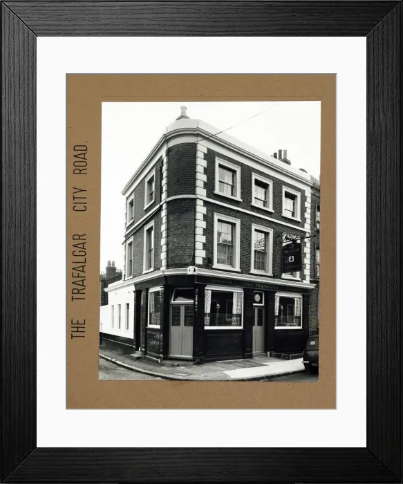 Framed Print : Photograph of Trafalgar PH, City Road, London Framed Print : Photograph of Trafalgar PH, City Road, London