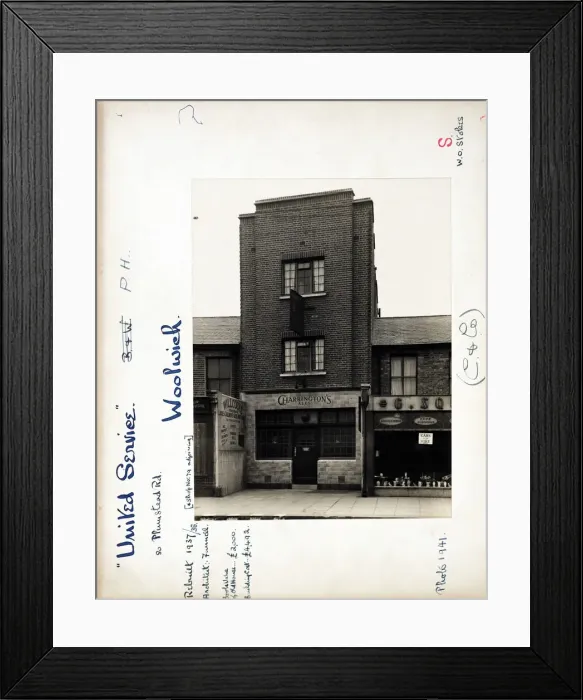 Framed Print : Photograph of United Service PH, Woolwich, London Framed Print : Photograph of United Service PH, Woolwich, London