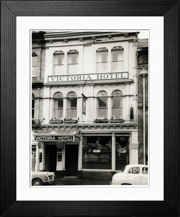 Framed Print : Photograph of Victoria Hotel, Exeter, Devon Framed Print : Photograph of Victoria Hotel, Exeter, Devon