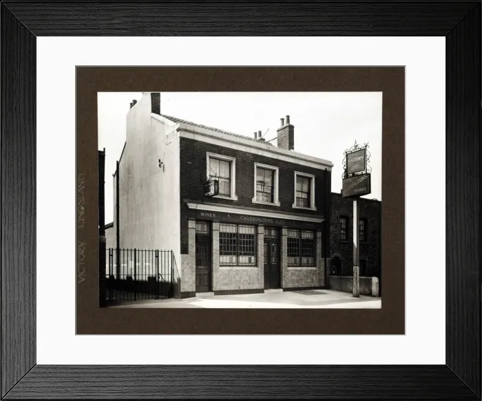 Framed Print : Photograph of Victory PH, Kingsland, London Framed Print : Photograph of Victory PH, Kingsland, London
