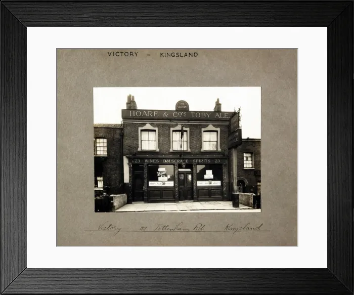 Framed Print : Photograph of Victory PH, Kingsland, London Framed Print : Photograph of Victory PH, Kingsland, London