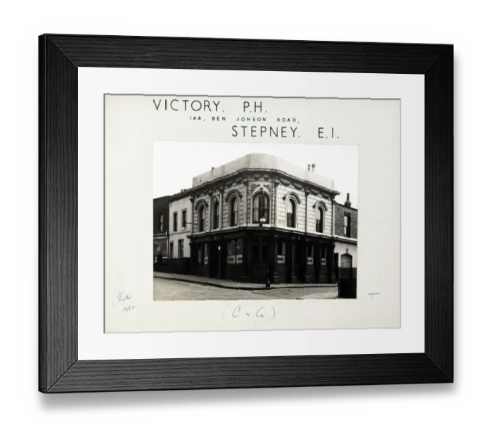 Framed Print : Photograph of Victory PH, Stepney, London Framed Print : Photograph of Victory PH, Stepney, London