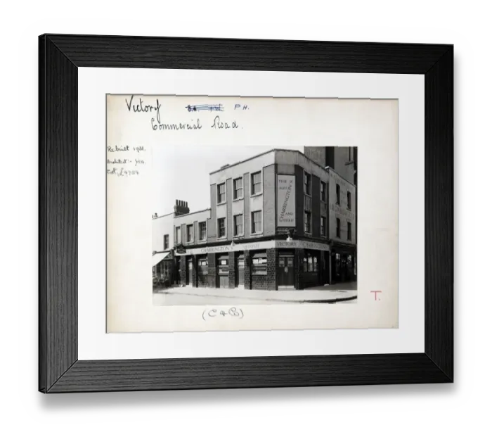 Framed Print : Photograph of Victory PH, Whitechapel, London Framed Print : Photograph of Victory PH, Whitechapel, London