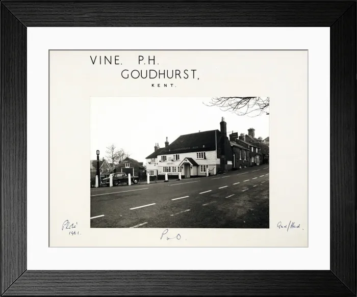 Framed Print : Photograph of Vine PH, Goudhurst, Kent Framed Print : Photograph of Vine PH, Goudhurst, Kent