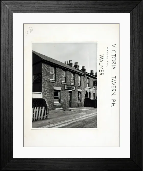 Framed Print : Photograph of Victoria Tavern, Walmer, Kent Framed Print : Photograph of Victoria Tavern, Walmer, Kent