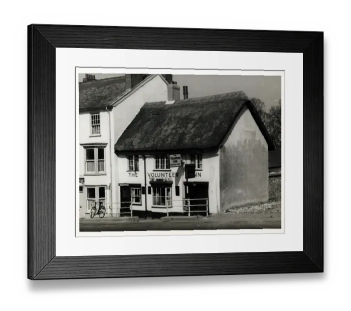 Framed Print : Photograph of Volunteer Inn, Honiton, Devon Framed Print : Photograph of Volunteer Inn, Honiton, Devon