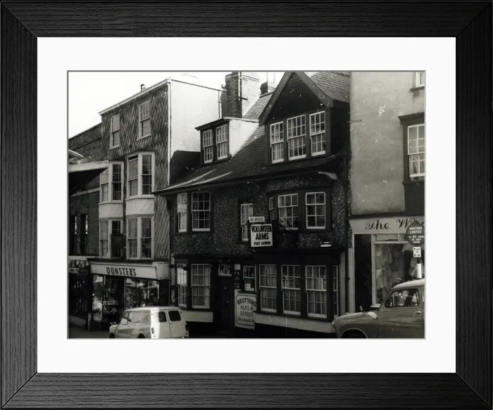 Framed Print : Photograph of Volunteer Arms, Lyme Regis, Dorset Framed Print : Photograph of Volunteer Arms, Lyme Regis, Dorset