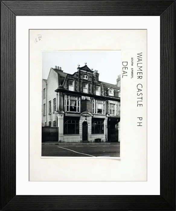 Framed Print : Photograph of Walmer Castle PH, Deal, Kent Framed Print : Photograph of Walmer Castle PH, Deal, Kent